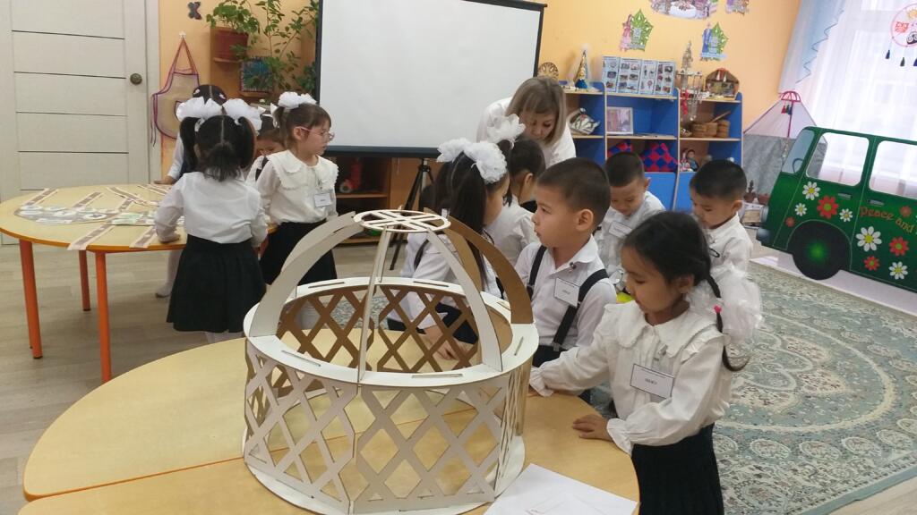 Тәрбиелеу-білім беру үрдесінде этнопедагогика инновациялық технологиялармен ұштастырып баланың танымдық қабілеттерін арттыру